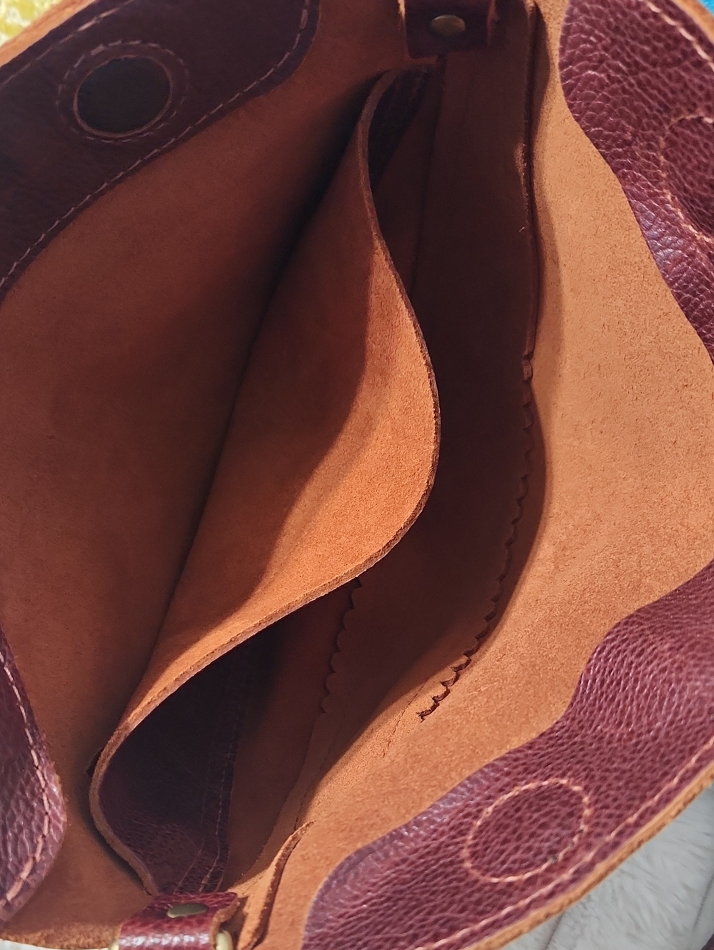 Portland Leather Crossbody Bag in Burgundy Brown with Dark Tan Trim - Picture 9 of 10